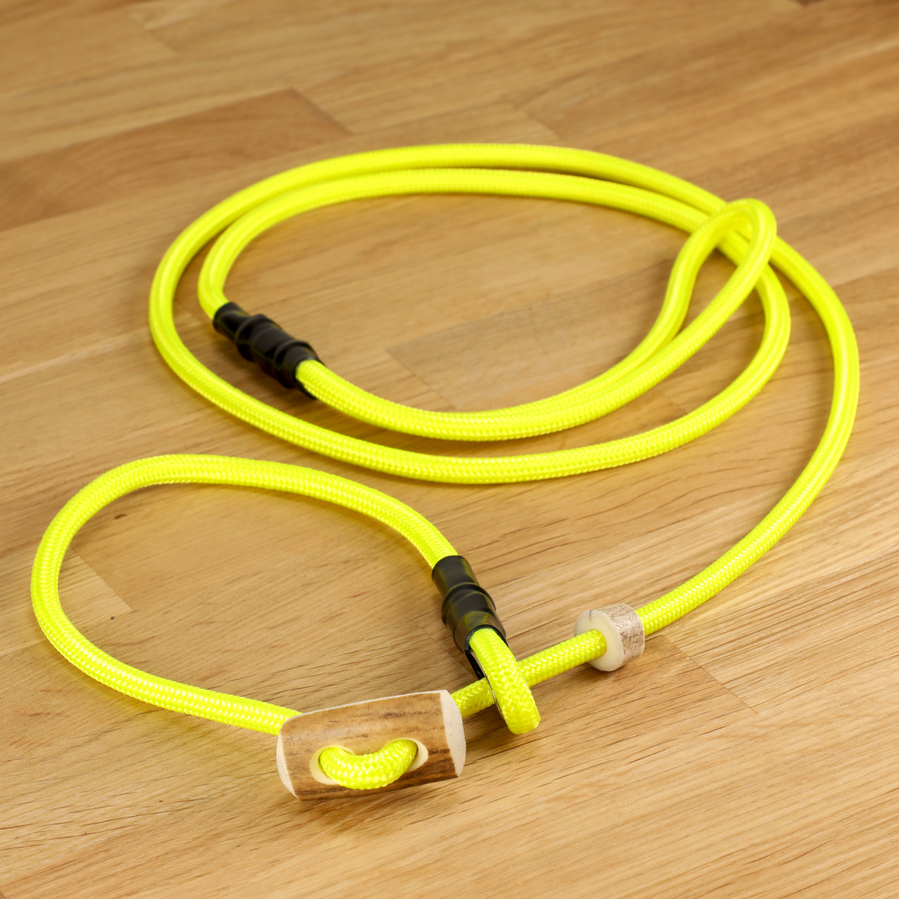 Moxon leash neon yellow with tension limiter