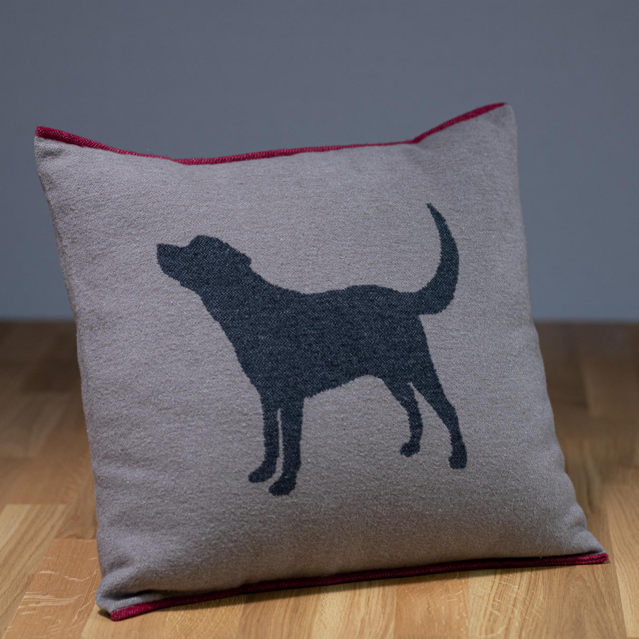 Dog cushion &quot;Labrador&quot; beige-dark grey